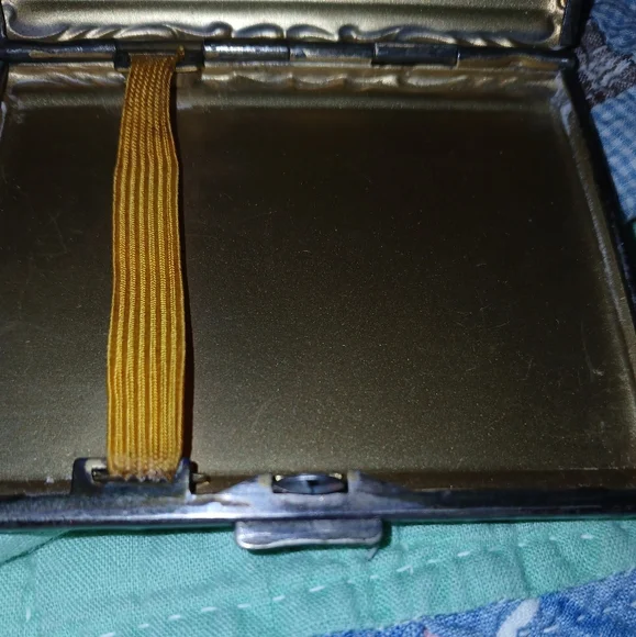 Elegant Floral Metal Box - Picture 6 of 8